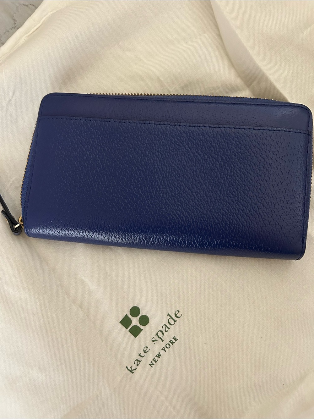 kate spade leather zip-around wallet in deep blue with gold logo - Picture 2 of 3